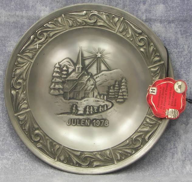 Norwegian Pewter Annual Christmas Plate Julen 1978 Astri Holthe w/ Tag